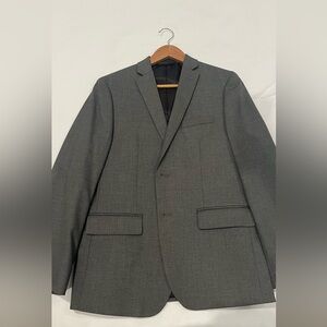 Ralph Lauren Gray Blazer with Notched Lapels and Tailored Fit